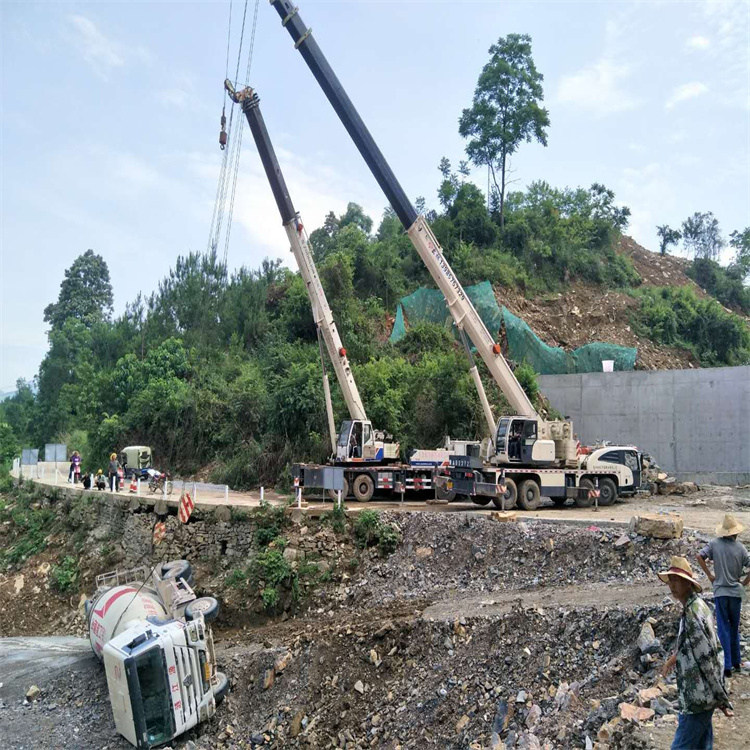 抚宁县汽车掉沟里叫吊车救援要多少钱